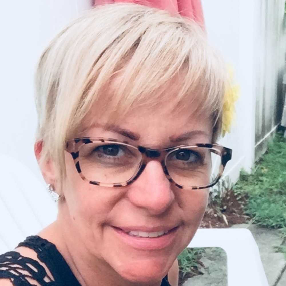 Meet your Posher, April marie